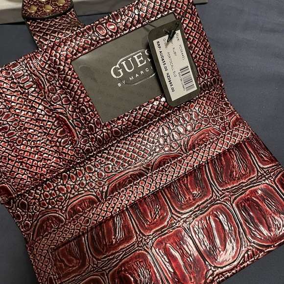 Guess wallet in ruby brand new in box with tags - Picture 10 of 10